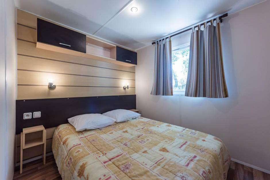 L'Oasis Hotell Grospierres Exteriör bild