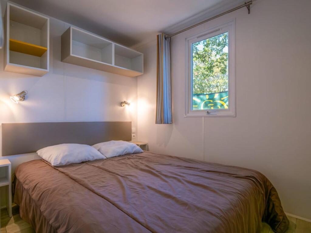 L'Oasis Hotell Grospierres Exteriör bild